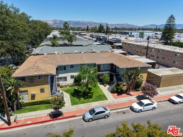 8000 Owensmouth Avenue, Canoga Park