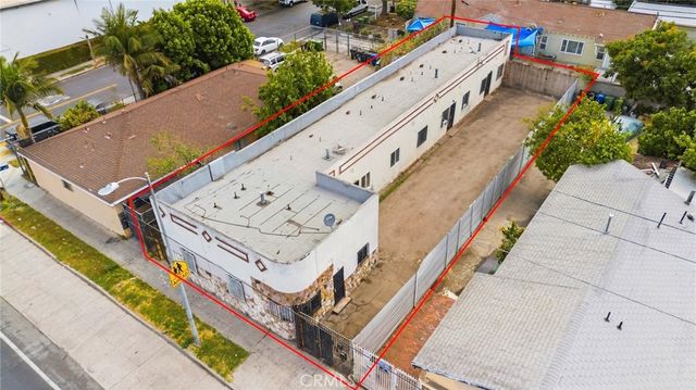 8706 Avalon, Los Angeles