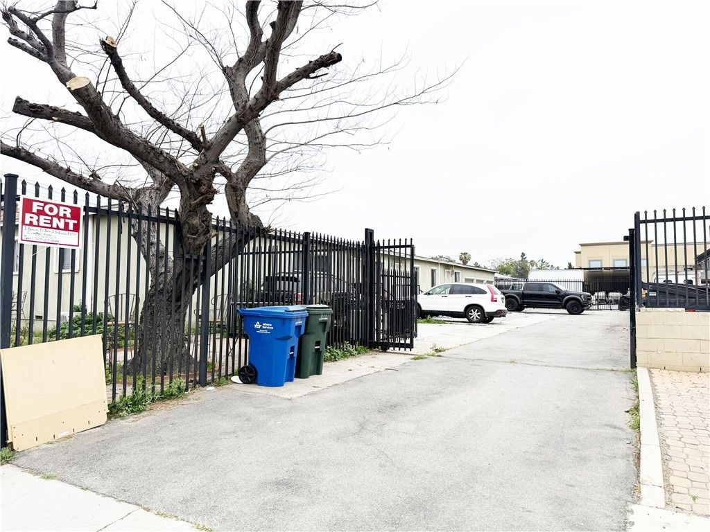 1330 S Reservoir Street, Pomona