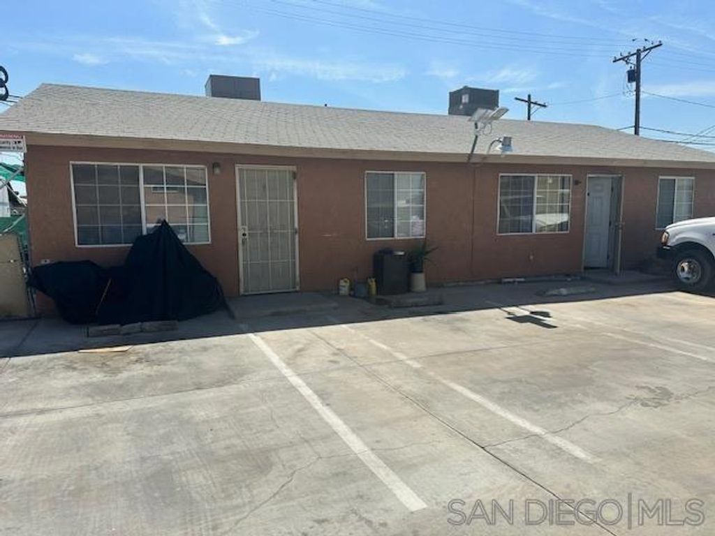 211 W Brighton Ave, El Centro