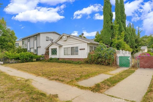 5816 Woodman Ave, Van Nuys