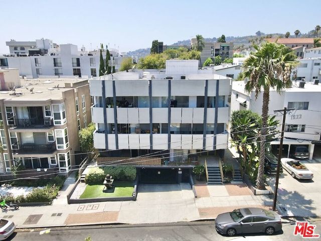 1627 N Poinsettia Place, Los Angeles