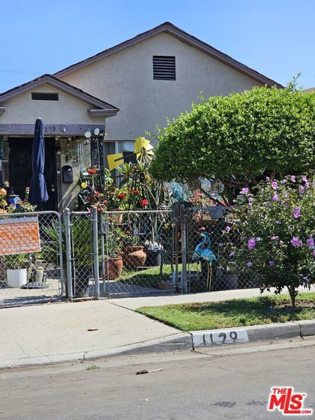 1129 E 71st Street, Los Angeles