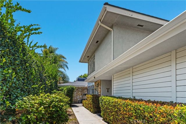 359 361 Roswell, Long Beach