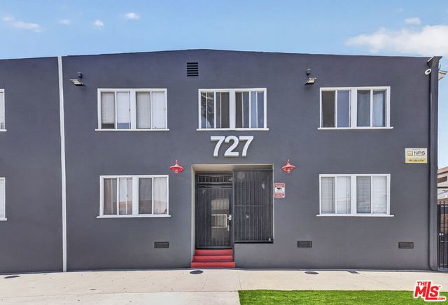 727 Olive Avenue, Long Beach