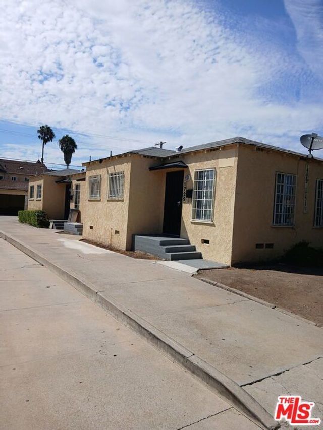 1729 S La Brea Avenue, Los Angeles
