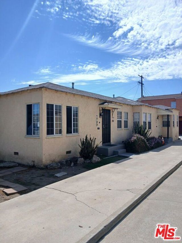 1733 S La Brea Avenue, Los Angeles