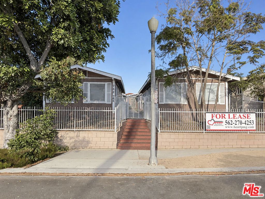 740 Daisy Avenue, Long Beach