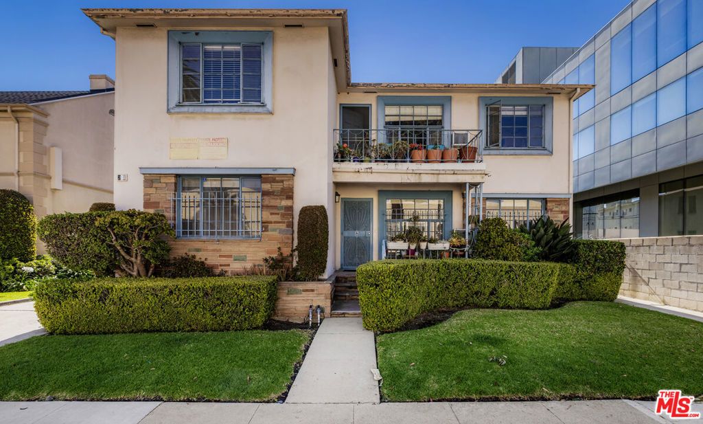 215 S Tower Drive, Beverly Hills