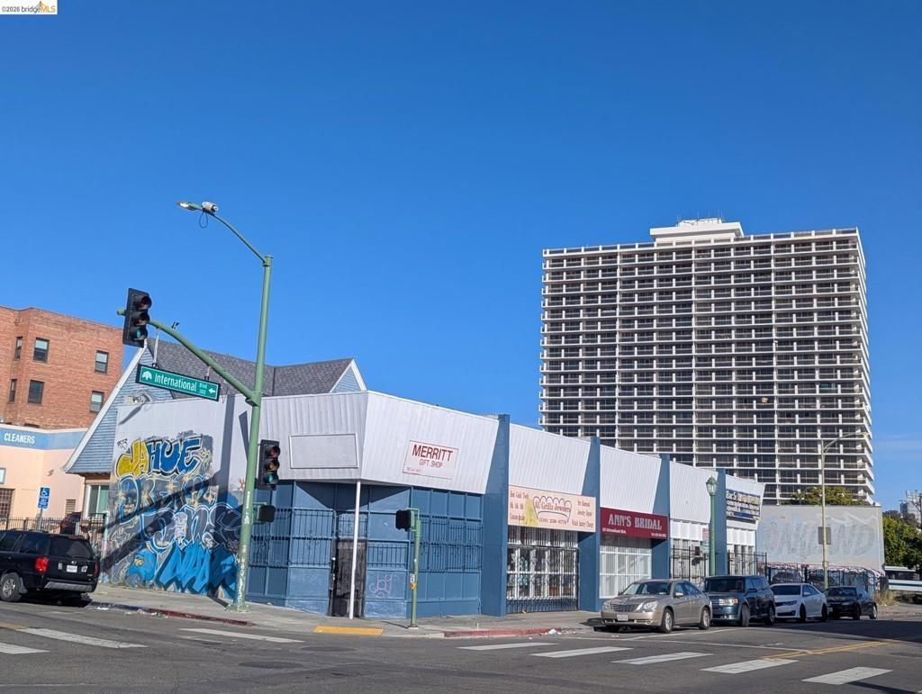 157 International Blvd, Oakland