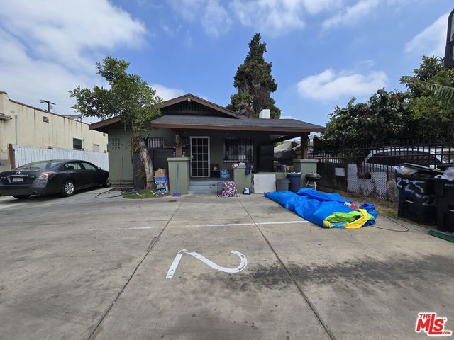 223 E 74th Street, Los Angeles