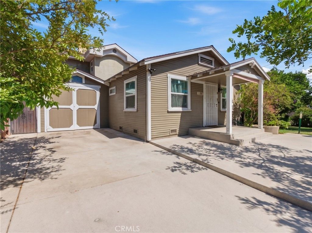 1164 Mentone, Pasadena