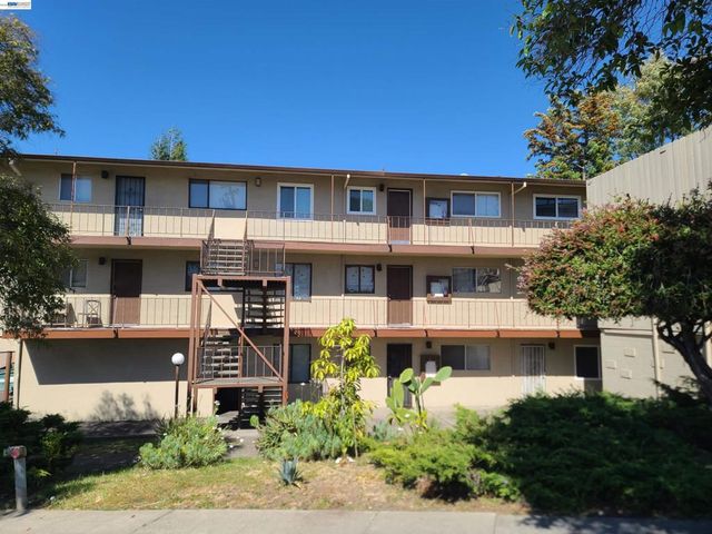22759 Vermont St, Hayward