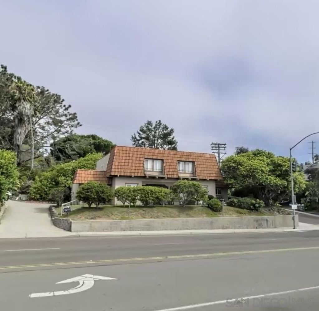 584 86 Lomas Santa Fe Dr, Solana Beach