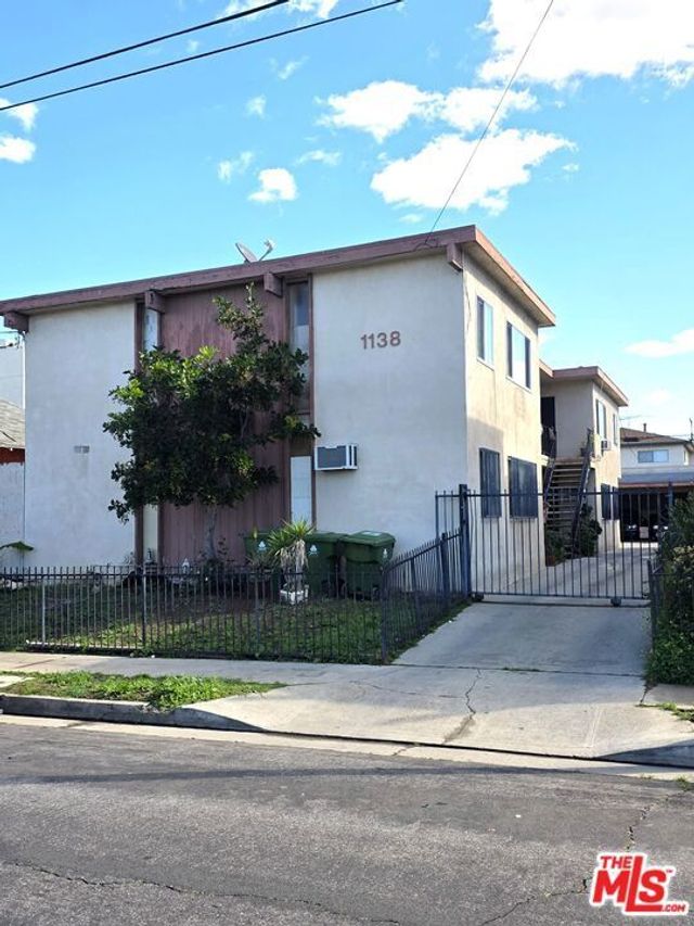 1138 Fedora Street, Los Angeles