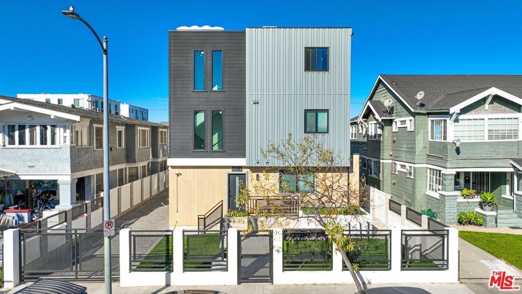 3017 Kenwood Avenue, Los Angeles