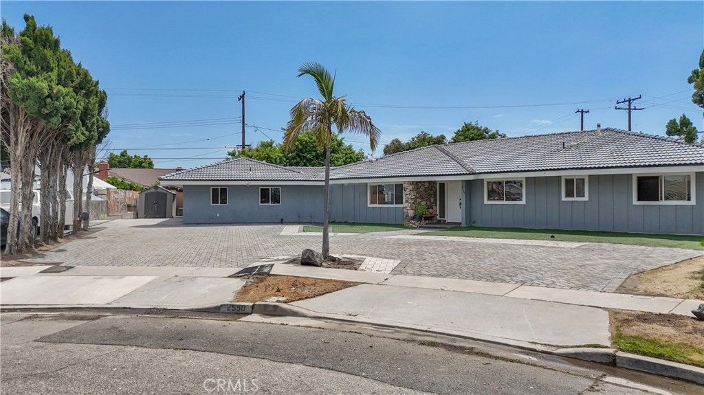 2550 W Rowland Avenue, Anaheim
