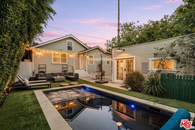 7030 De Longpre Avenue, Los Angeles