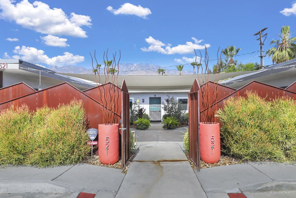 521 Desert Way, Palm Springs