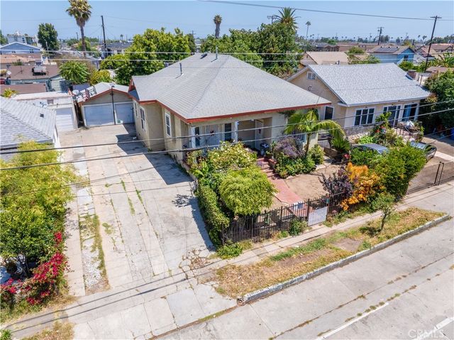 821 823 W 98th Street, Los Angeles
