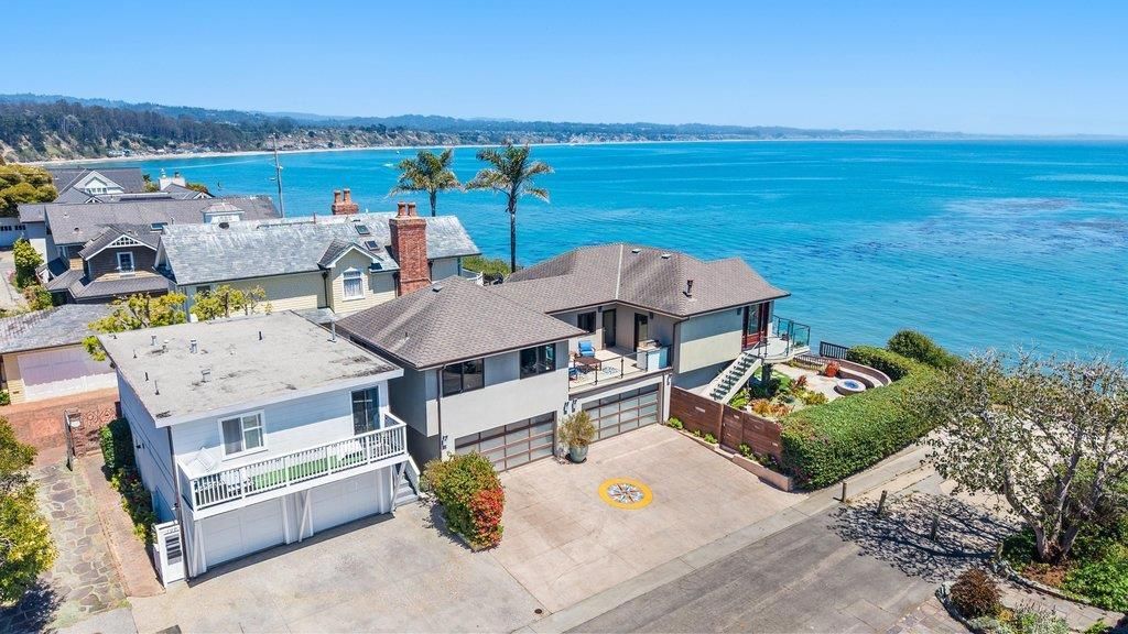 100 Oakland, Capitola
