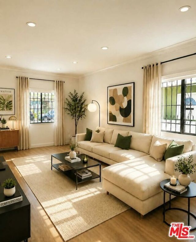 1443 N Mariposa, Los Angeles