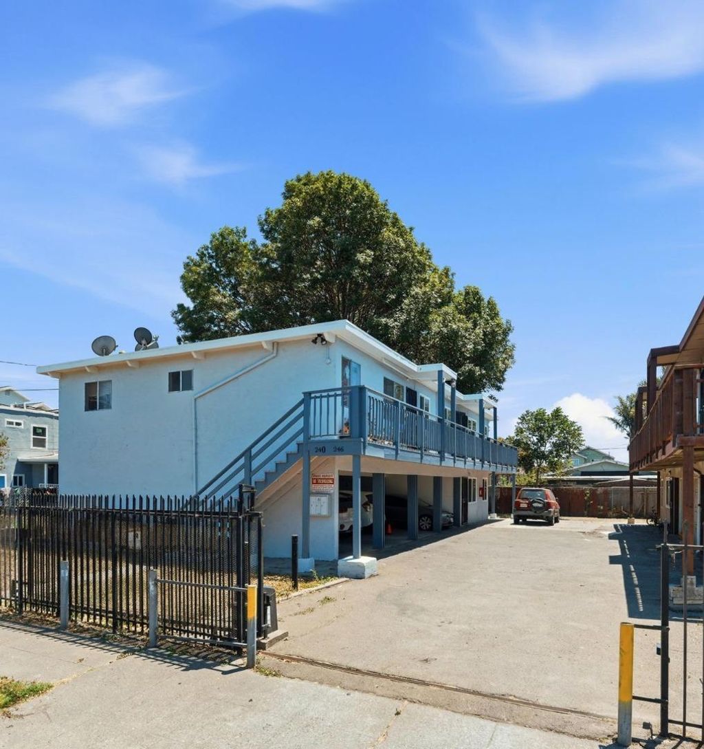 240 Duboce Avenue, Richmond