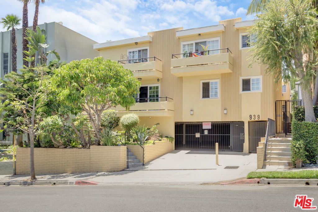 939 Larrabee Street, West Hollywood