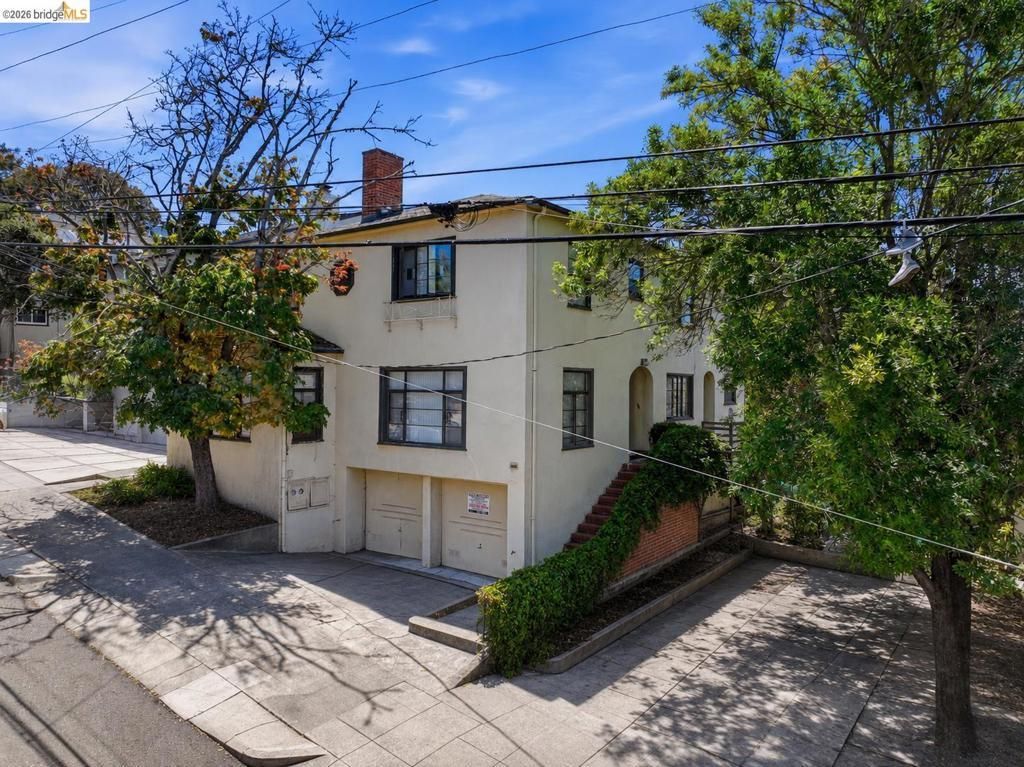 2522 Hilgard Ave, Berkeley