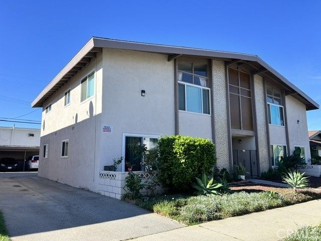 236 E Navilla, Covina