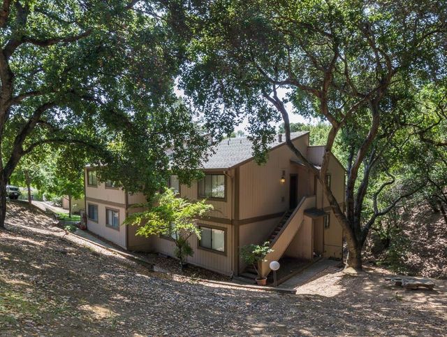 17 Clay Court, Novato