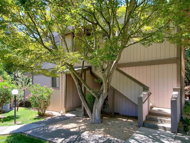 30 Clay Court, Novato