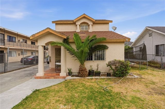 725 E 40th Place, Los Angeles