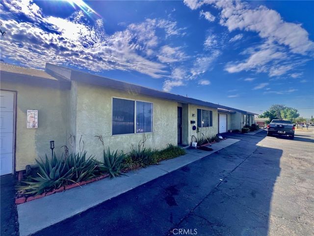 17352 Valencia, Fontana