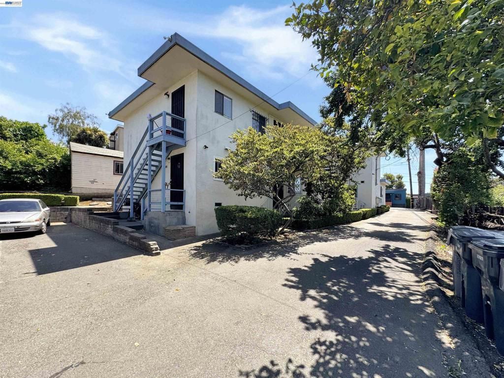 2858 Brookdale Ave, Oakland