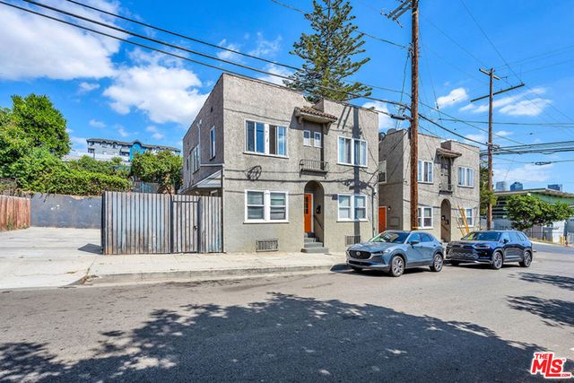 300 Patton Street, Los Angeles