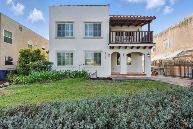 2111 S Bronson, Los Angeles