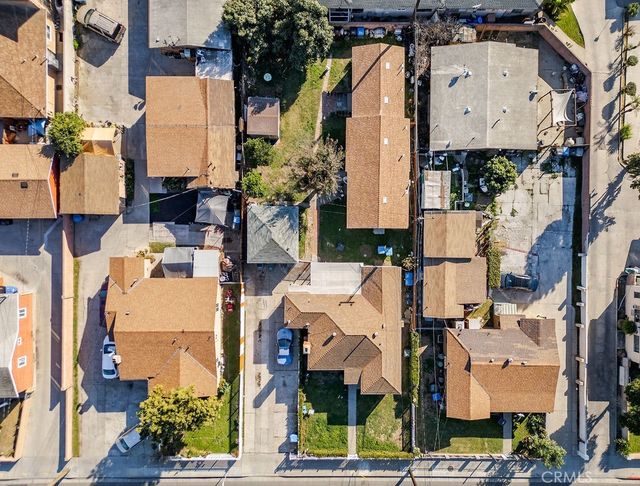 7032 Somerset, Paramount