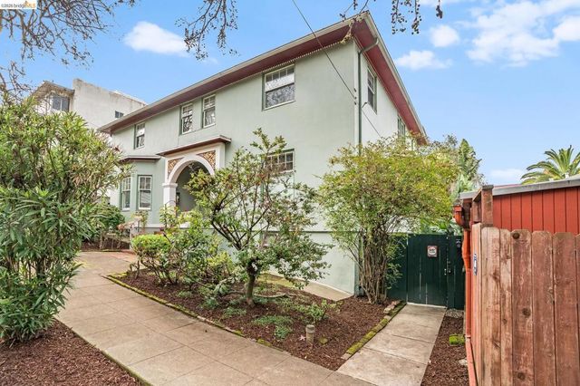 95 Moss Ave, Oakland
