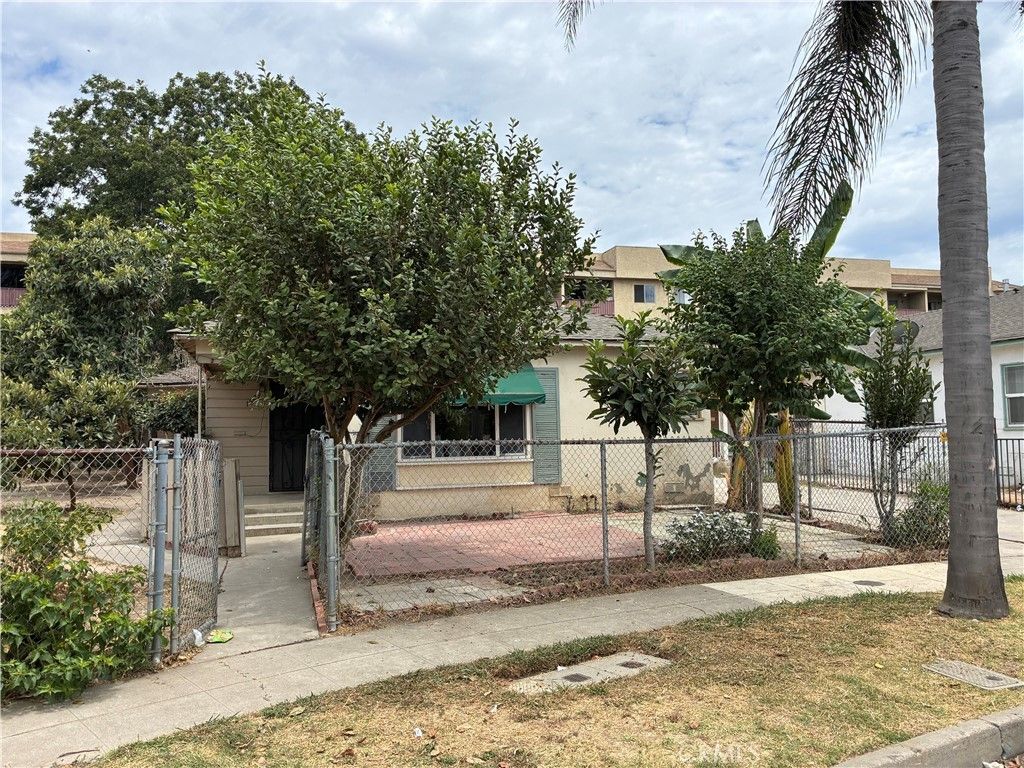 1529 N Van Ness, Santa Ana