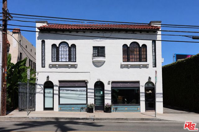 710 N Van Ness Avenue, Los Angeles