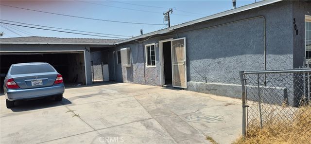 300 Mary Anne, Barstow