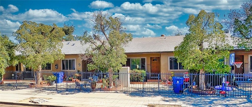 6944 Radford, North Hollywood