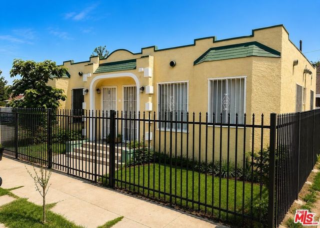 1012 N Willow Avenue, Compton