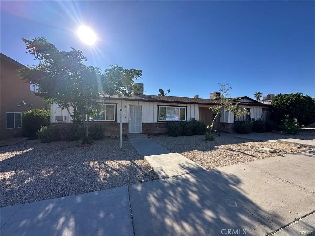 751 Upton, Barstow