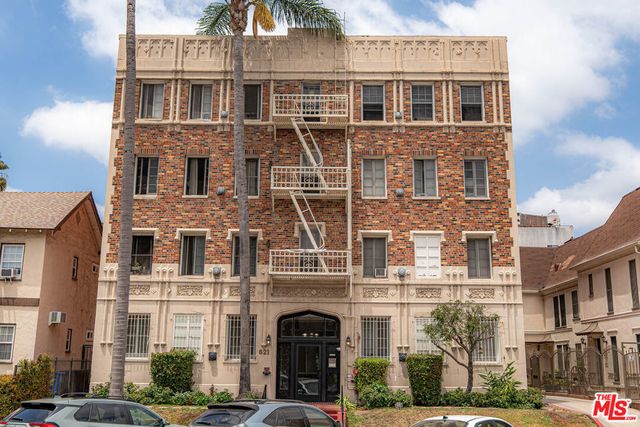 621 S Dunsmuir Avenue, Los Angeles