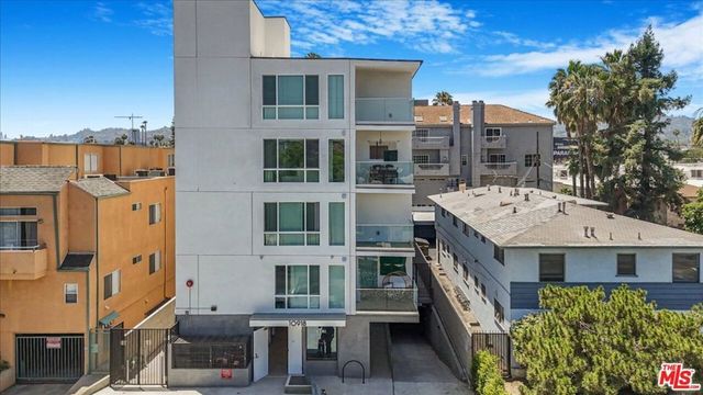 10918 Camarillo Street, North Hollywood