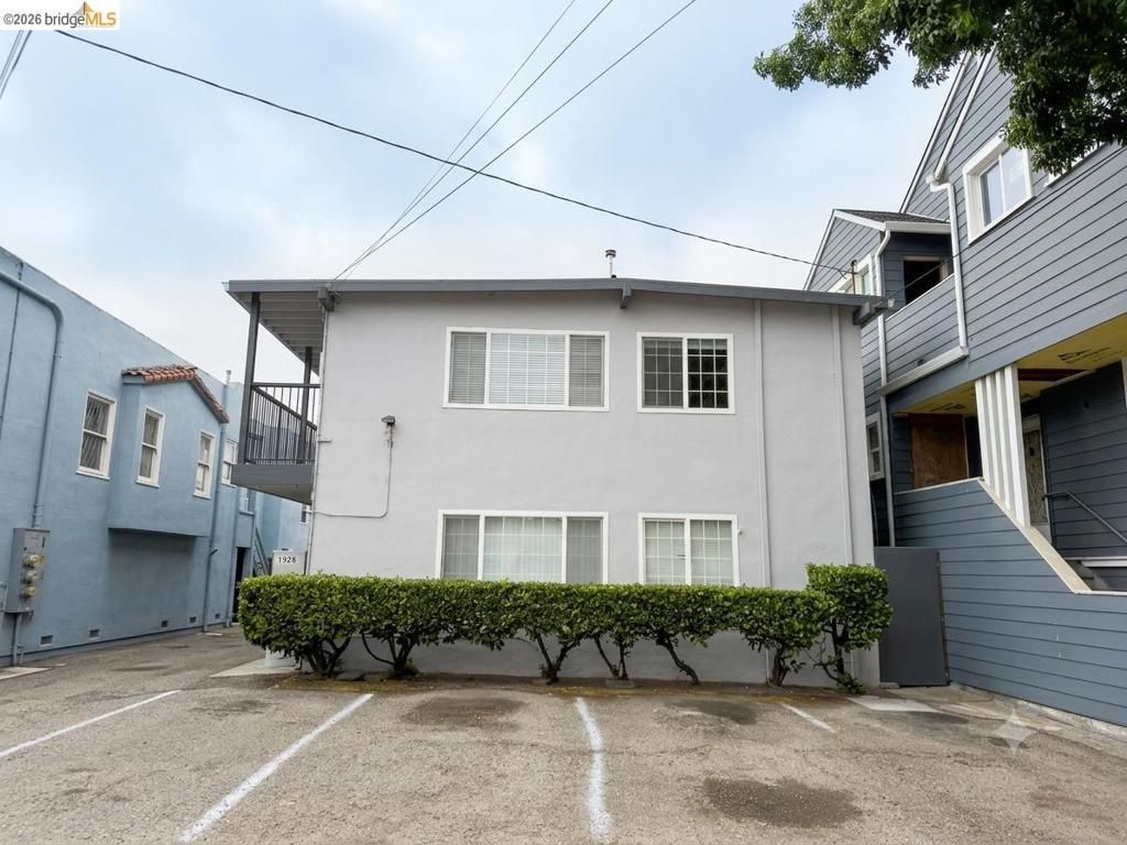 1926 Alcatraz Ave, Berkeley