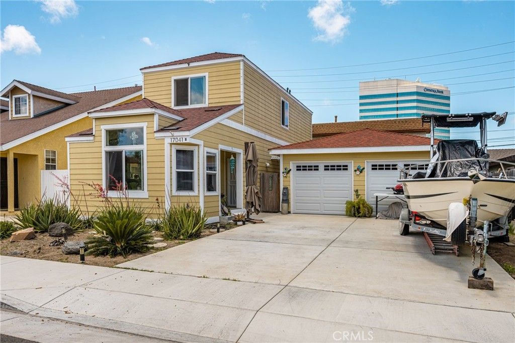 17041 B Lane, Huntington Beach