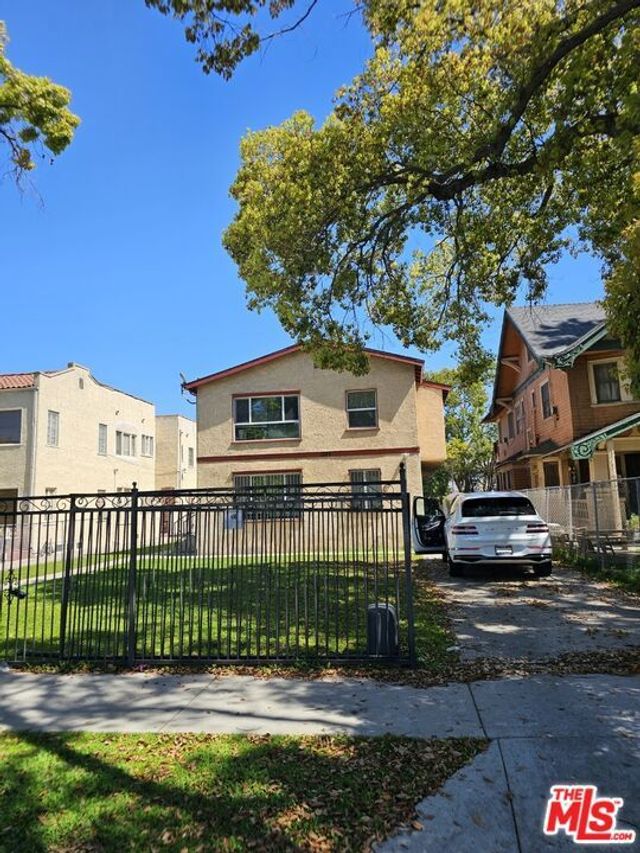 1824 S Wilton Place, Los Angeles
